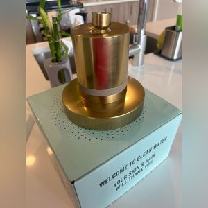 Jolie The Filtered Showerhead - Metallic Gold